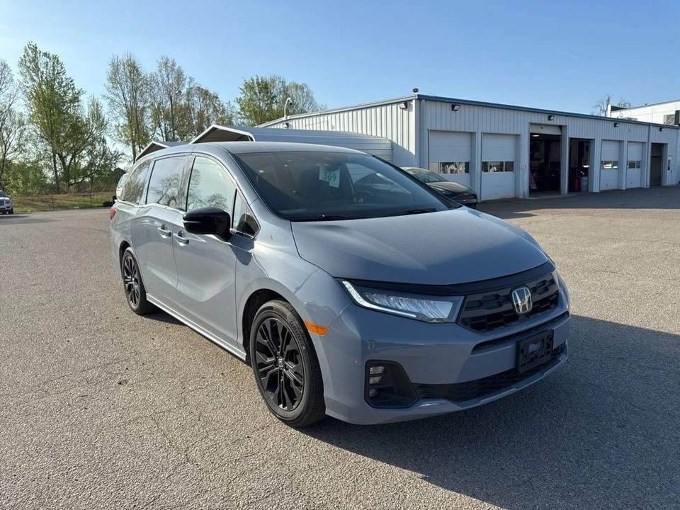 2025 Honda Odyssey - Image 4 of 7