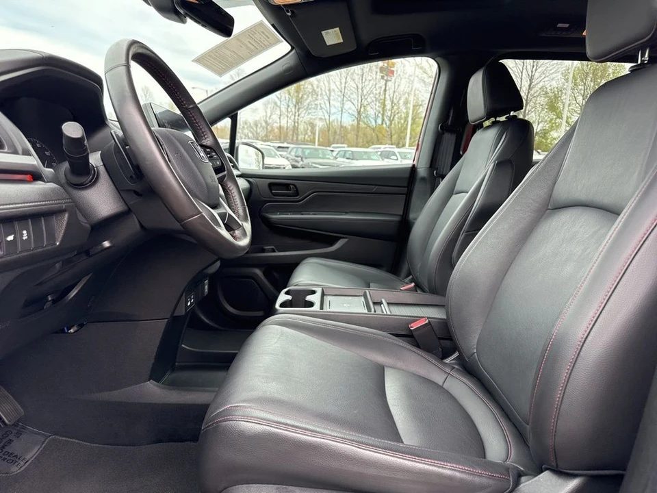 2025 Honda Odyssey - Image 9 of 21