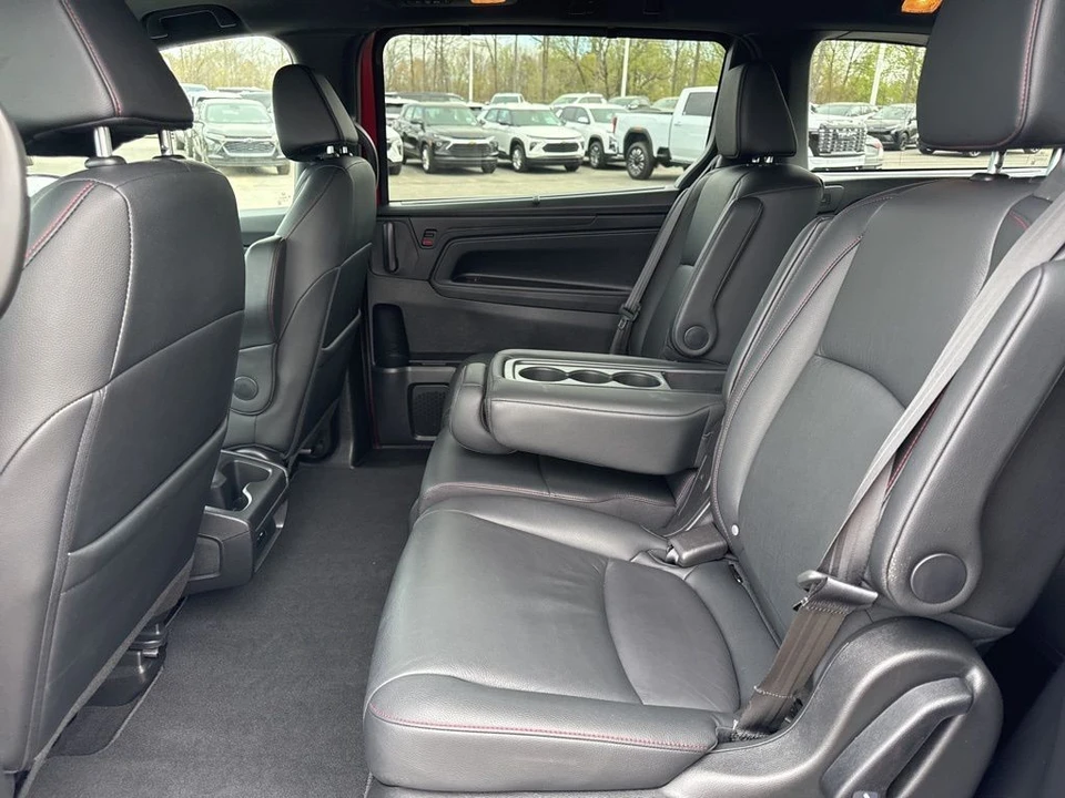 2025 Honda Odyssey - Image 13 of 21