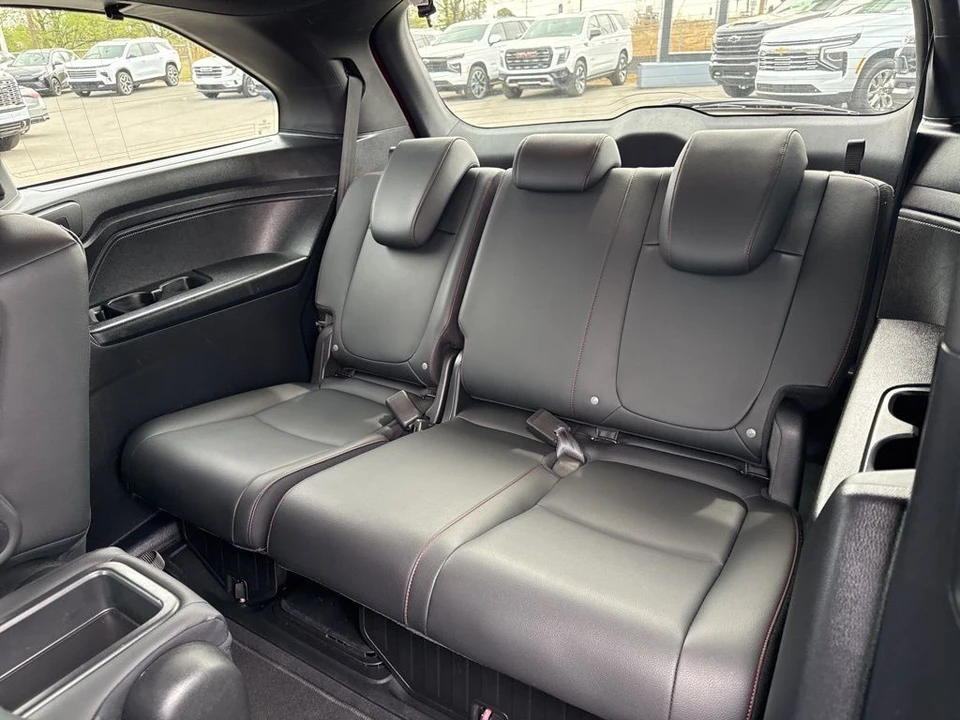 2025 Honda Odyssey - Image 14 of 21