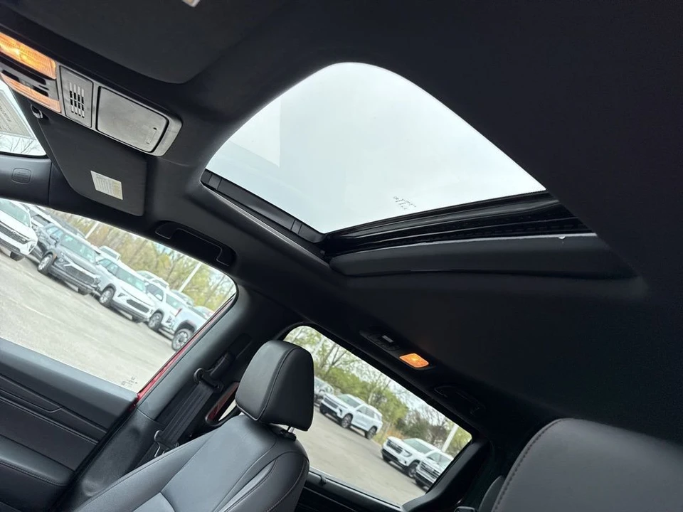 2025 Honda Odyssey - Image 12 of 21
