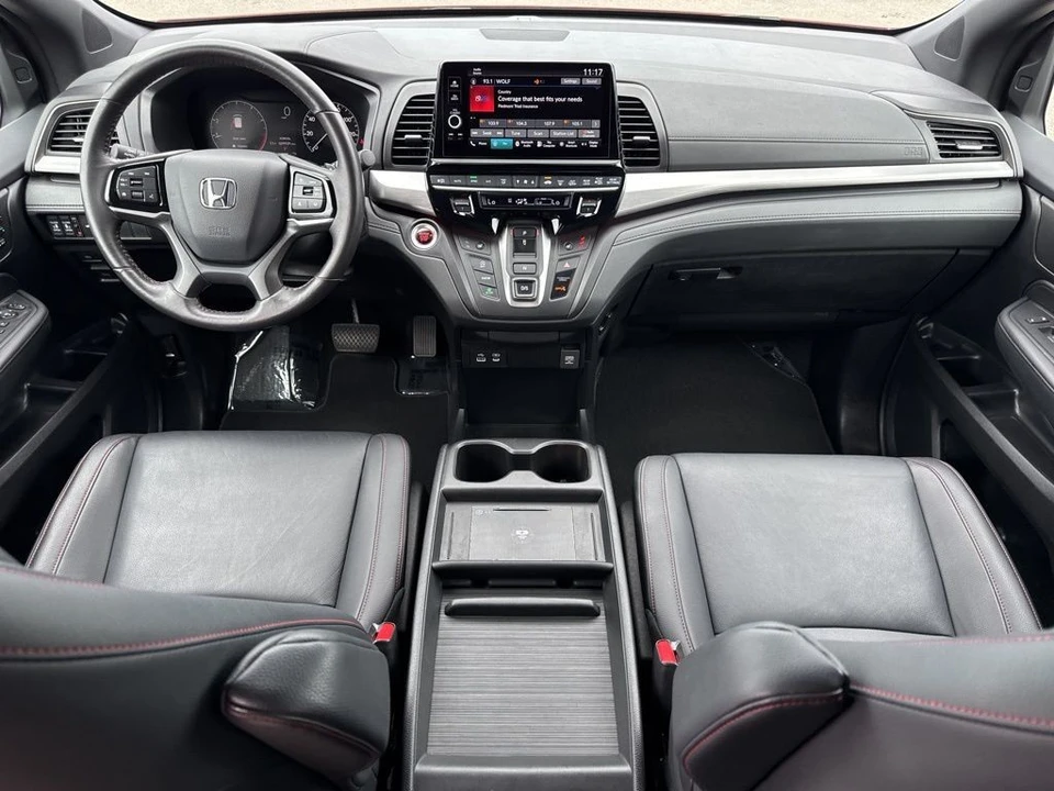 2025 Honda Odyssey - Image 16 of 21