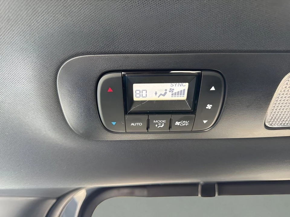 2025 Honda Odyssey - Image 14 of 21