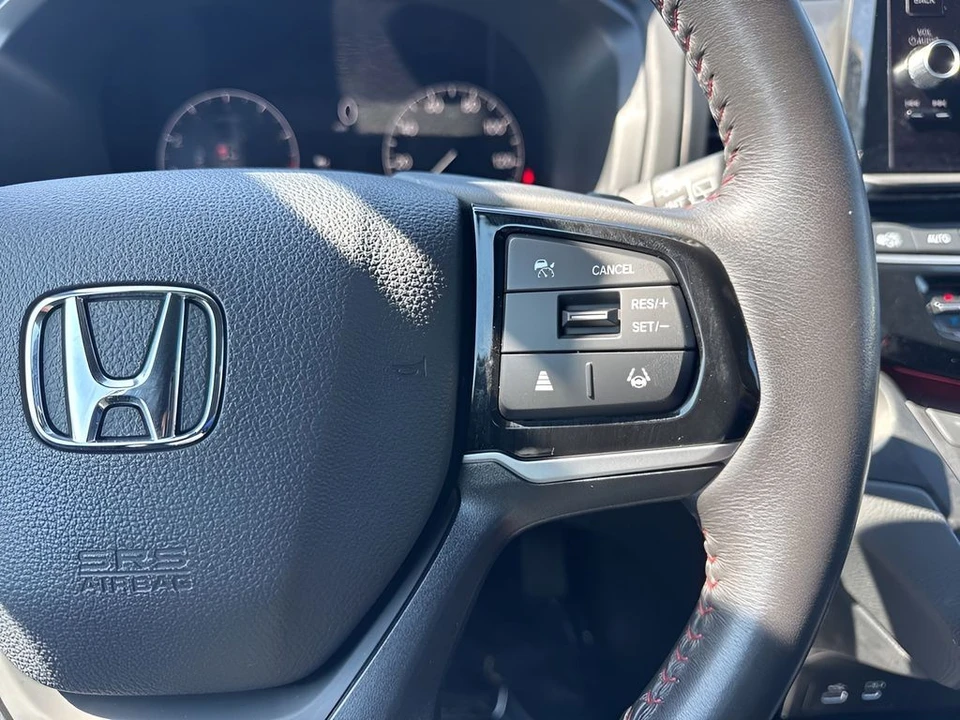 2025 Honda Odyssey - Image 18 of 21