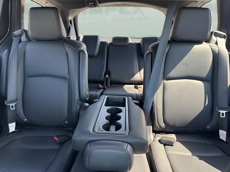 2025 Honda Odyssey - Image 13 of 21