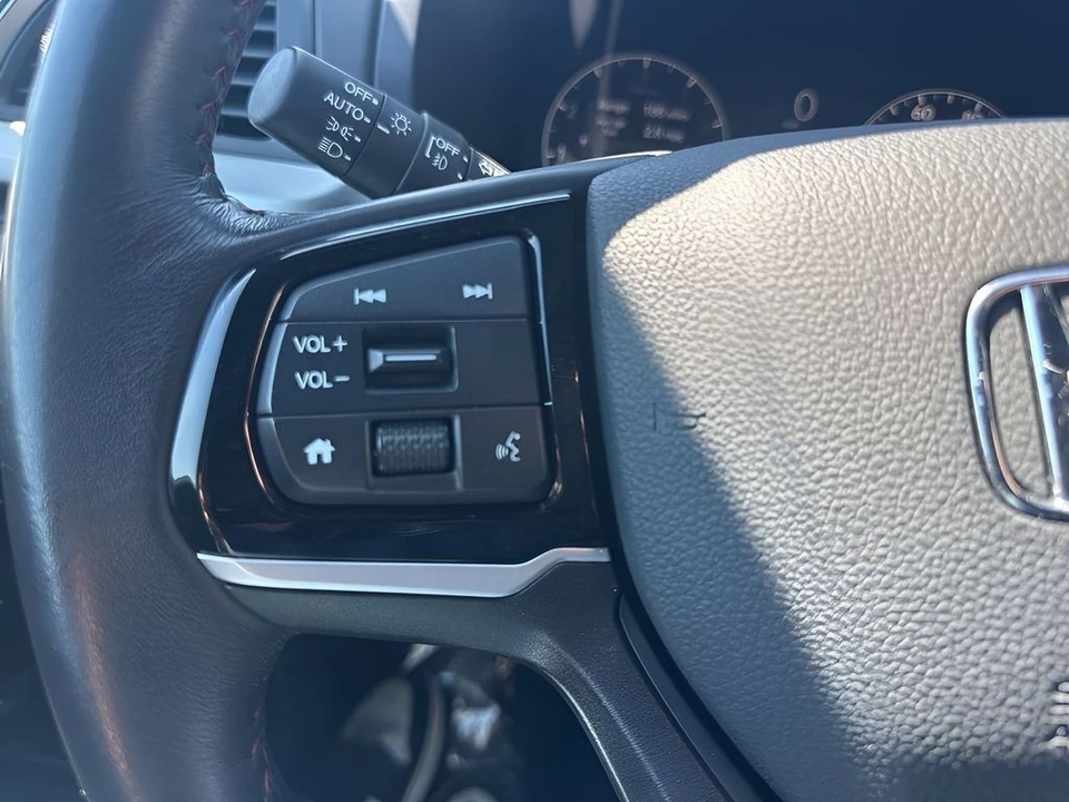 2025 Honda Odyssey - Image 17 of 21