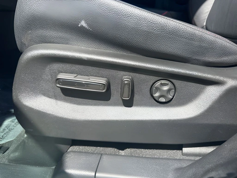 2025 Honda Odyssey - Image 10 of 21