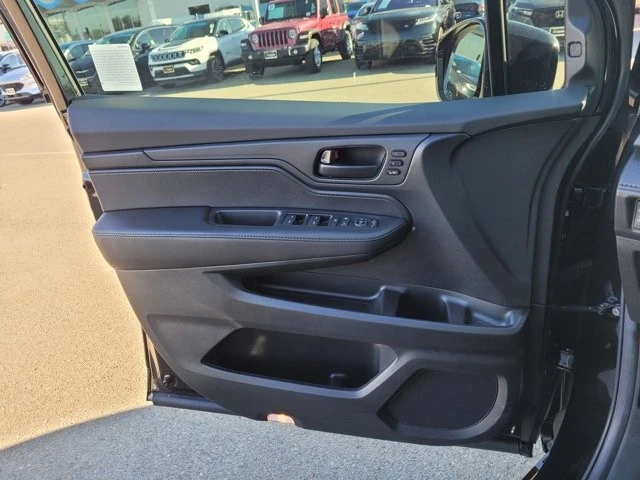 2025 Honda Odyssey - Image 17 of 21