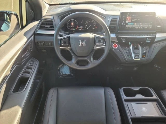 2025 Honda Odyssey - Image 15 of 21