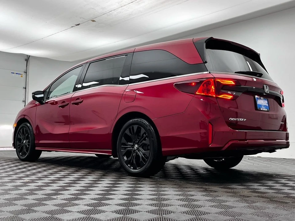 2025 Honda Odyssey - Image 11 of 12
