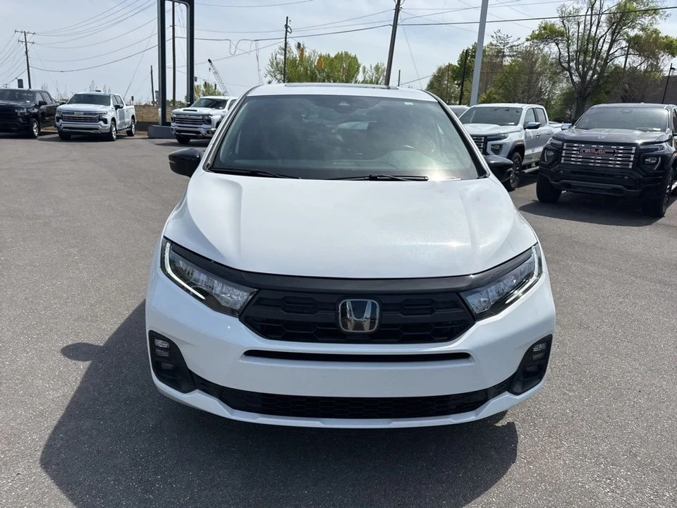 2025 Honda Odyssey - Image 8 of 21