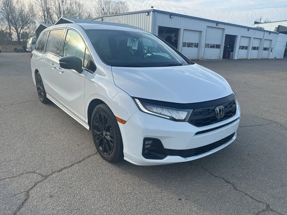 2025 Honda Odyssey - Image 4 of 8