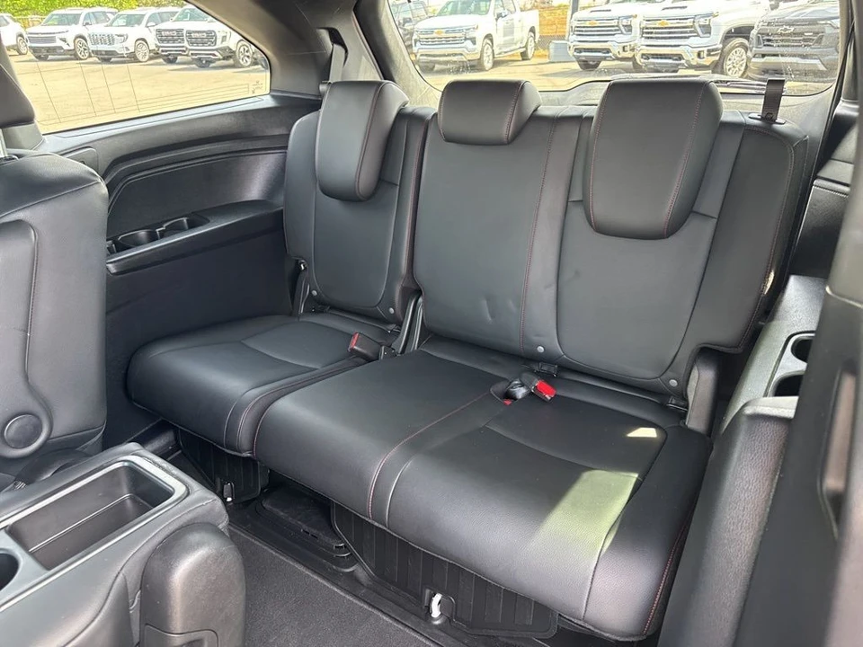 2025 Honda Odyssey - Image 14 of 21