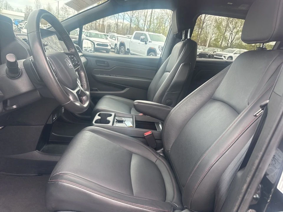 2025 Honda Odyssey - Image 9 of 21