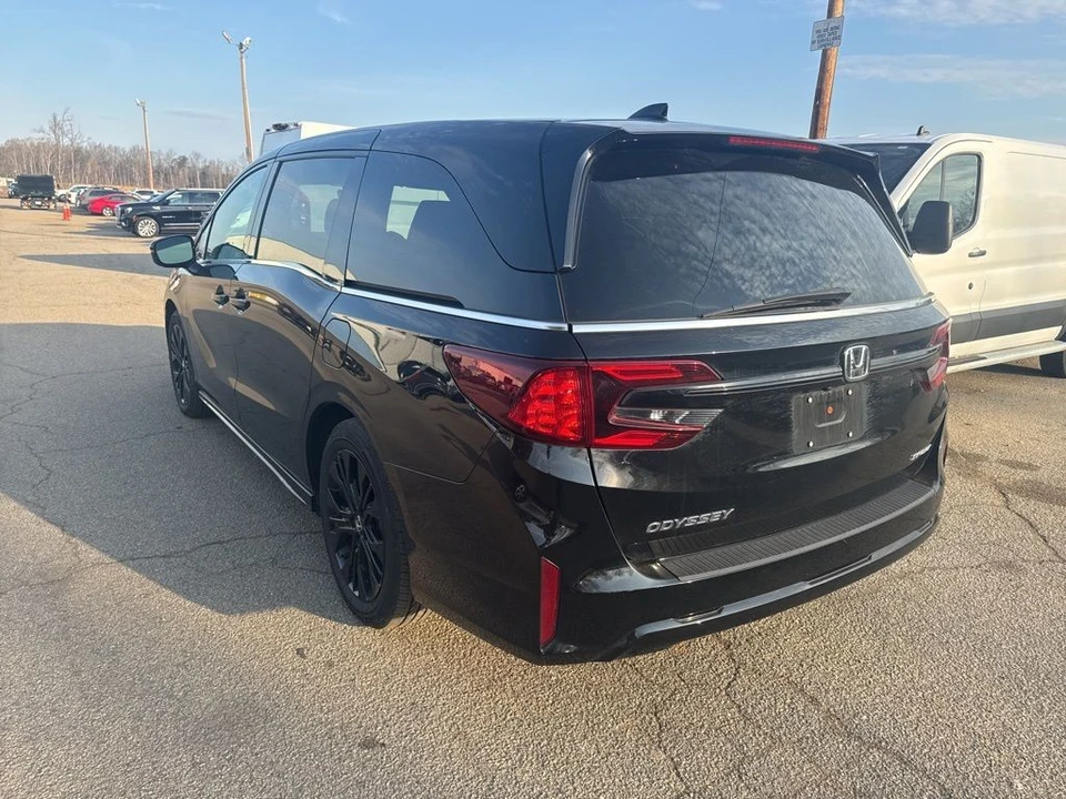 2025 Honda Odyssey - Image 2 of 7