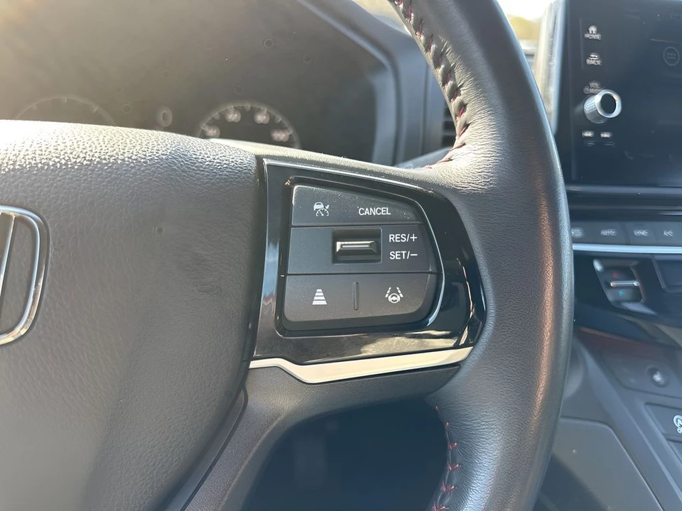 2025 Honda Odyssey - Image 16 of 21