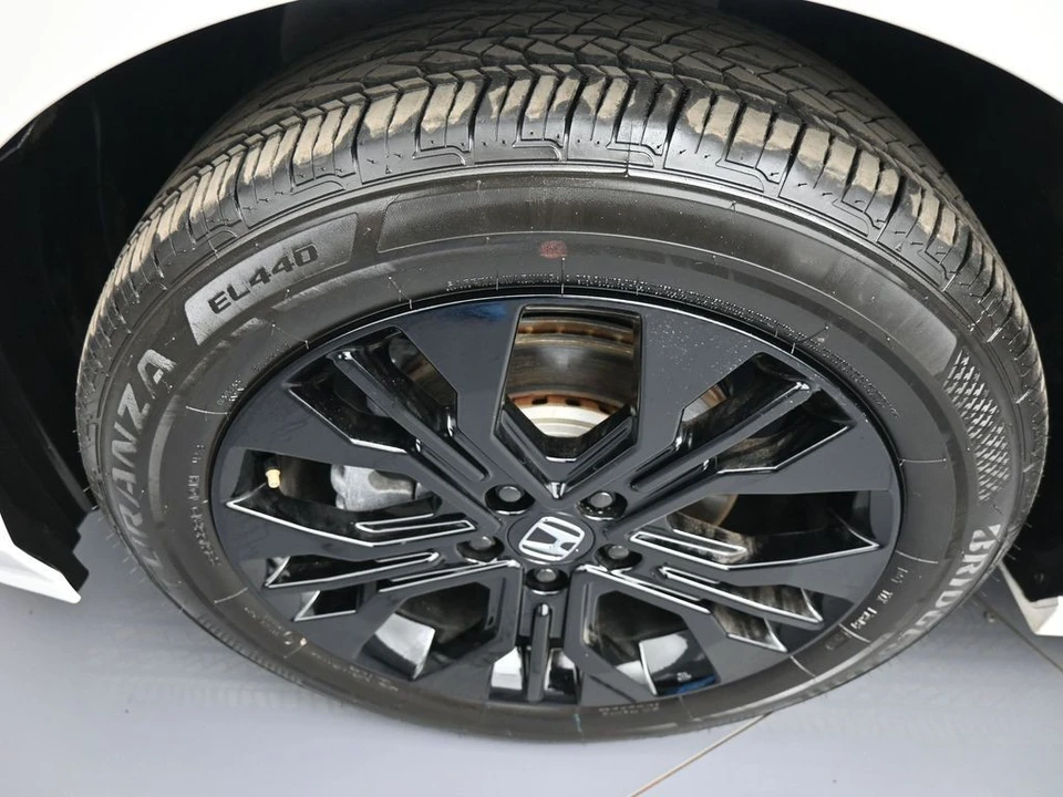 2025 Honda Odyssey - Image 14 of 21