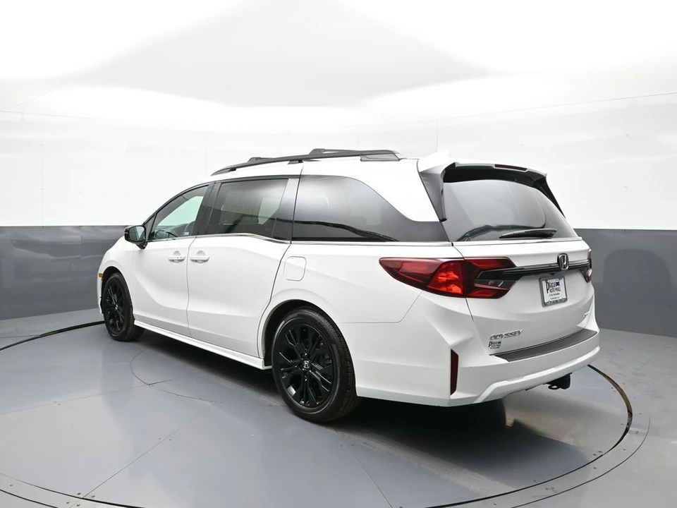 2025 Honda Odyssey - Image 8 of 21