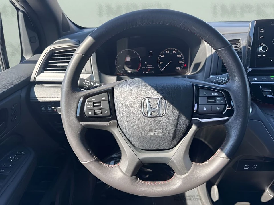 2025 Honda Odyssey - Image 16 of 21