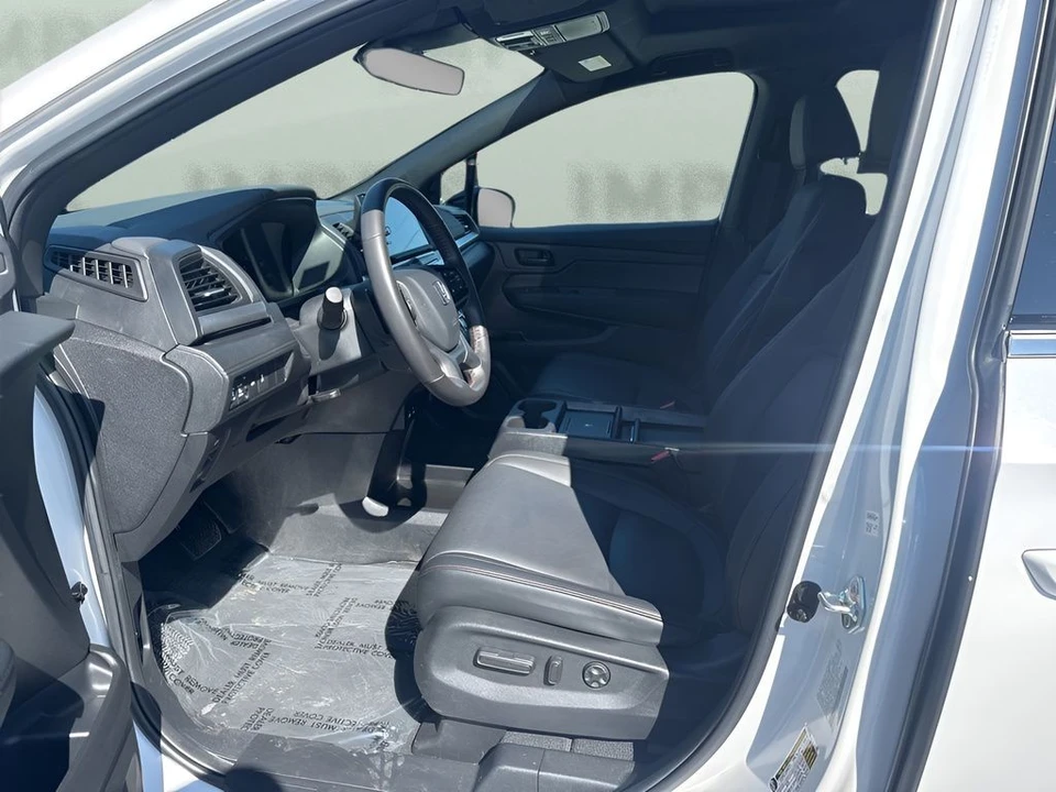 2025 Honda Odyssey - Image 9 of 21