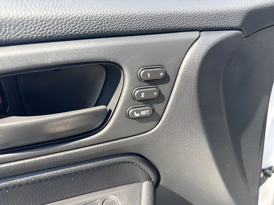 2025 Honda Odyssey - Image 11 of 21