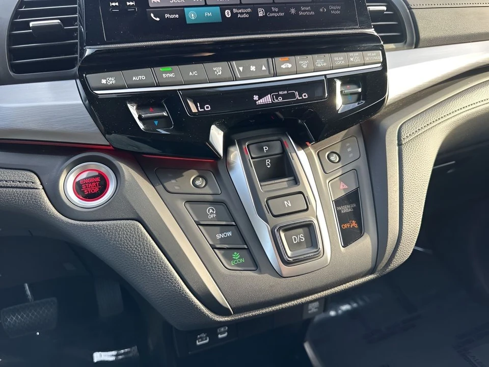 2025 Honda Odyssey - Image 12 of 21