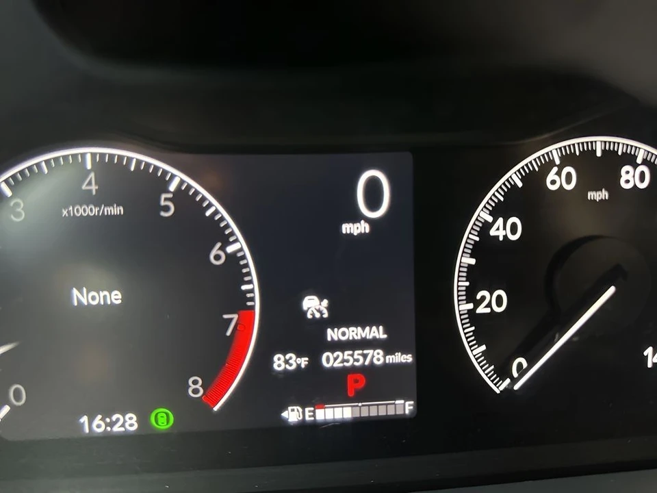 2025 Honda Odyssey - Image 17 of 21