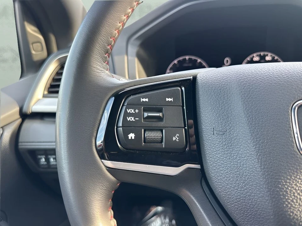 2025 Honda Odyssey - Image 10 of 21
