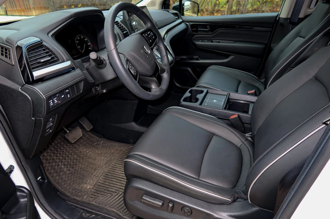 2025 Honda Odyssey - Image 20 of 21