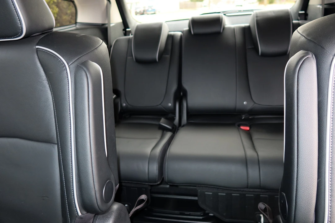 2025 Honda Odyssey - Image 14 of 21
