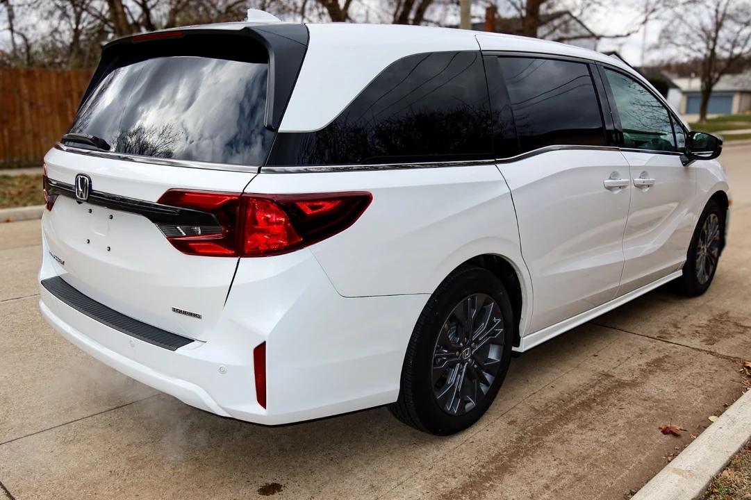 2025 Honda Odyssey - Image 5 of 21