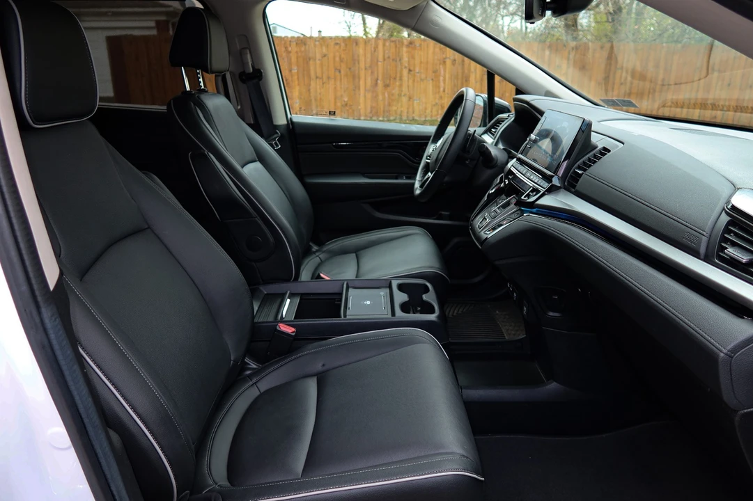 2025 Honda Odyssey - Image 17 of 21