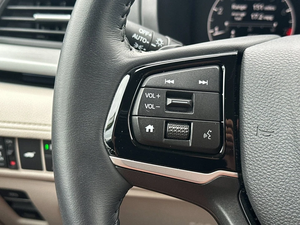 2025 Honda Odyssey - Image 28 of 31