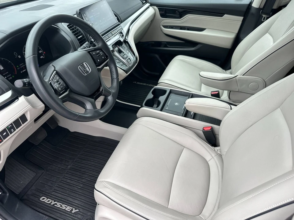 2025 Honda Odyssey - Image 10 of 31
