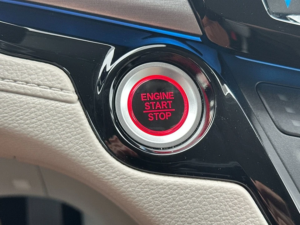 2025 Honda Odyssey - Image 26 of 31