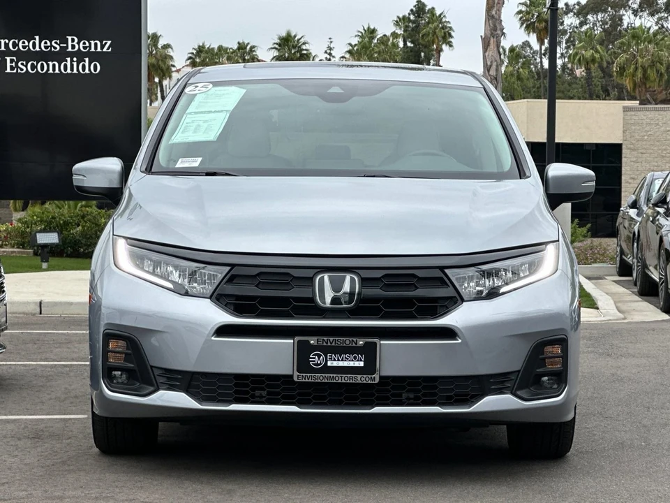 2025 Honda Odyssey - Image 8 of 31