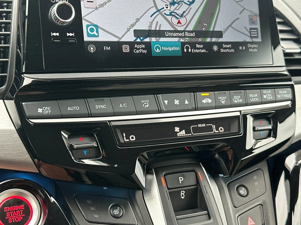2025 Honda Odyssey - Image 24 of 31