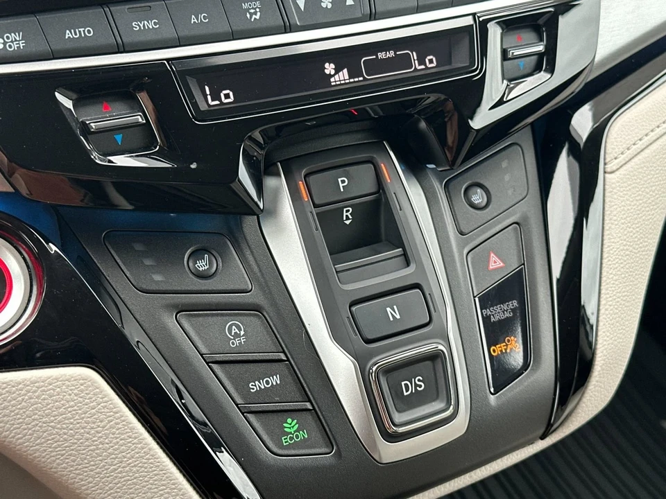 2025 Honda Odyssey - Image 25 of 31