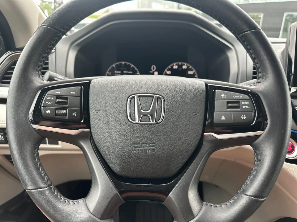 2025 Honda Odyssey - Image 27 of 31