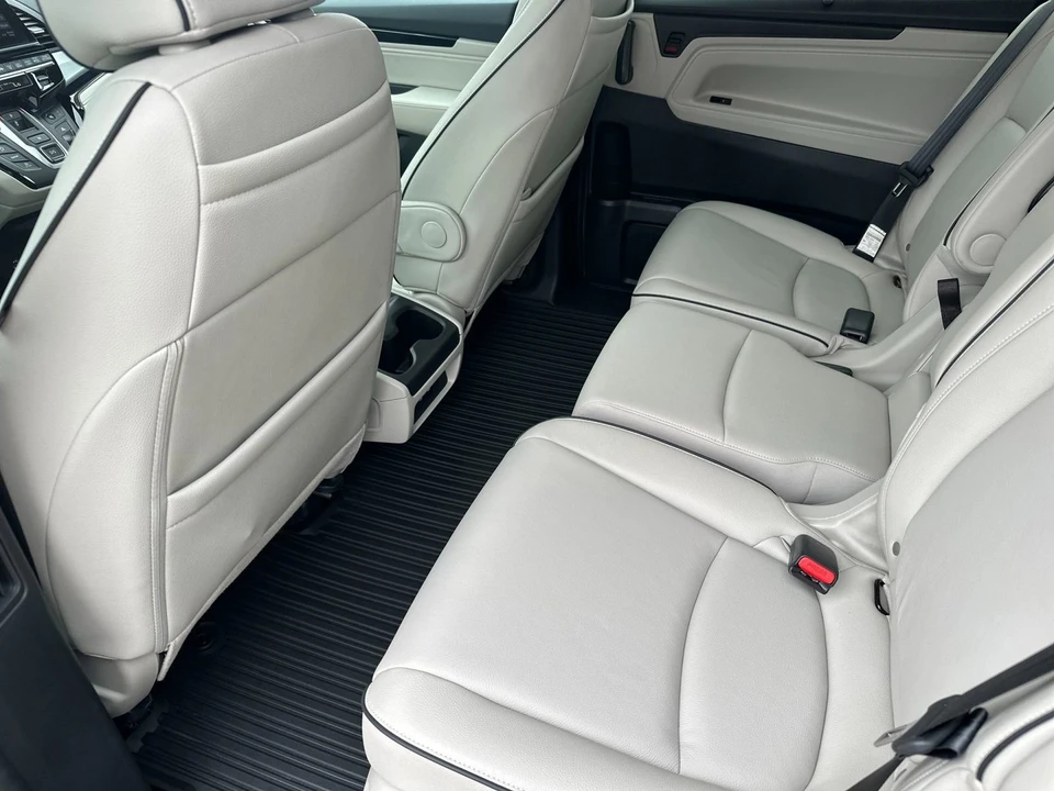 2025 Honda Odyssey - Image 12 of 31