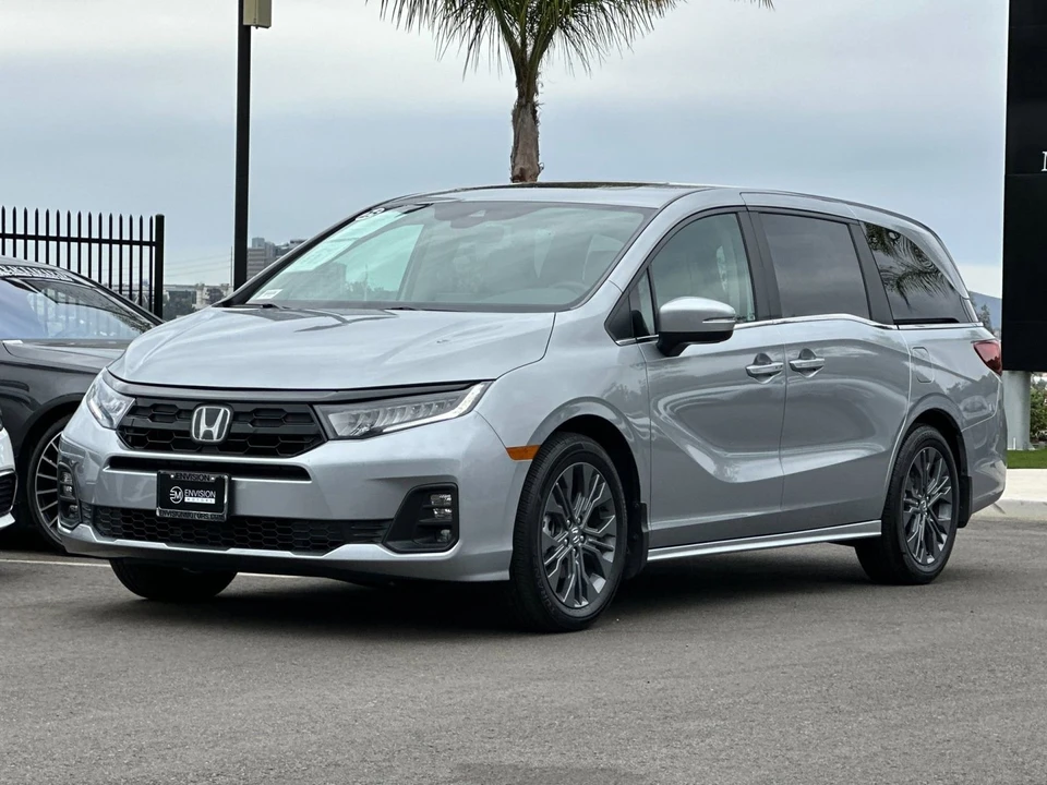 2025 Honda Odyssey - Image 7 of 31