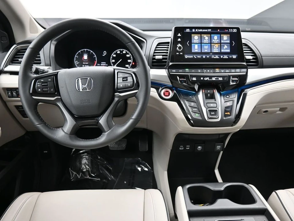 2025 Honda Odyssey - Image 20 of 31