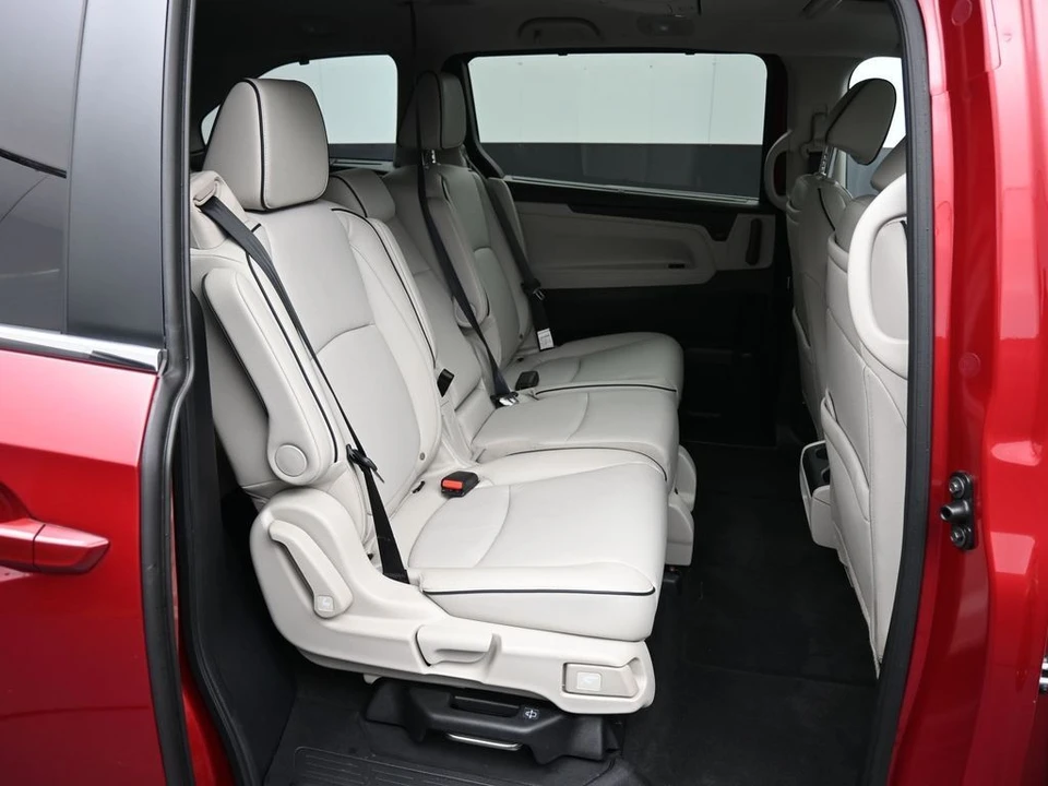 2025 Honda Odyssey - Image 28 of 31