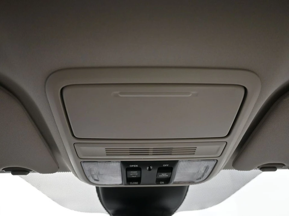 2025 Honda Odyssey - Image 17 of 21