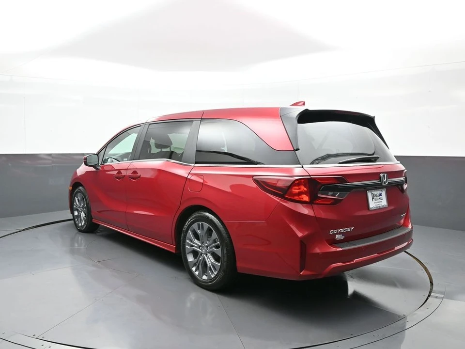 2025 Honda Odyssey - Image 8 of 31