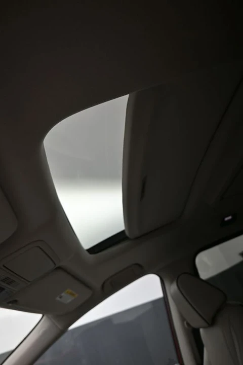 2025 Honda Odyssey - Image 18 of 21