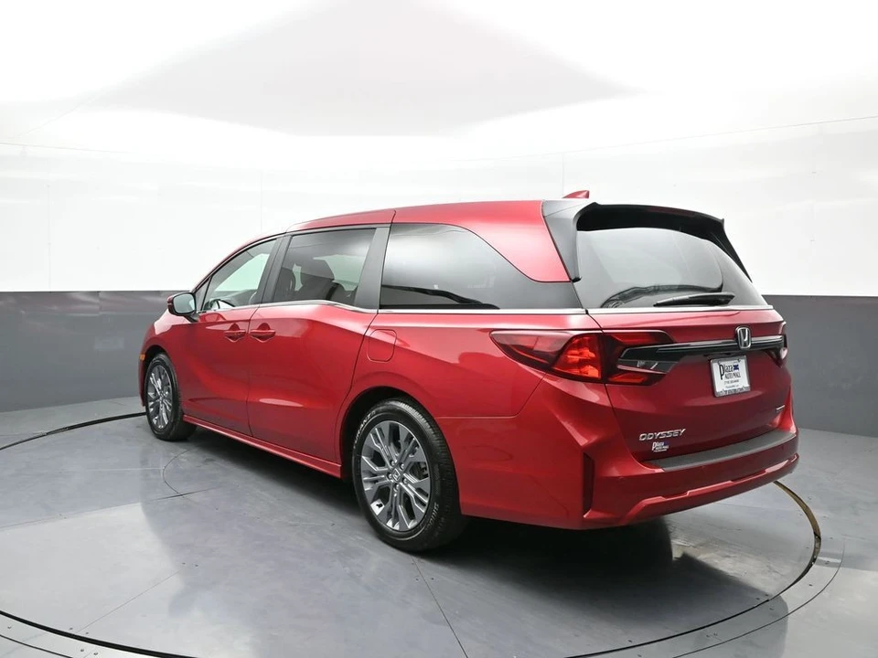 2025 Honda Odyssey - Image 8 of 21