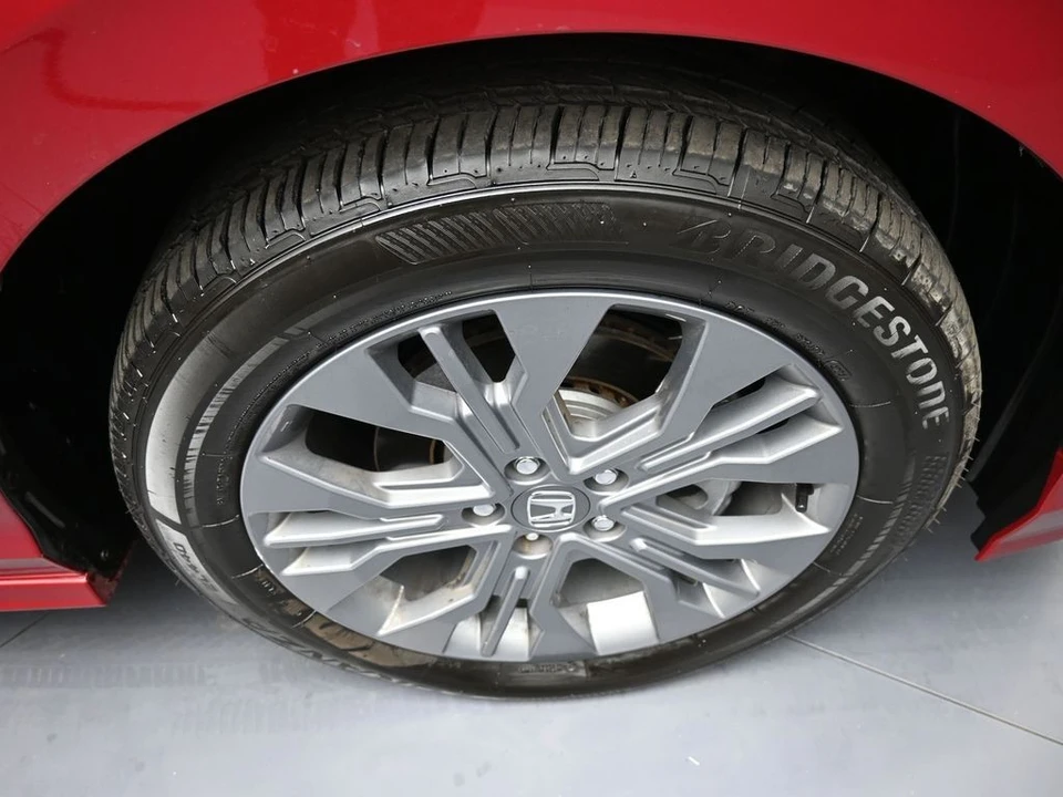 2025 Honda Odyssey - Image 13 of 31