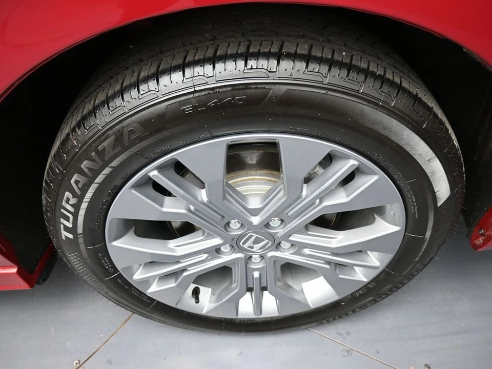 2025 Honda Odyssey - Image 15 of 21