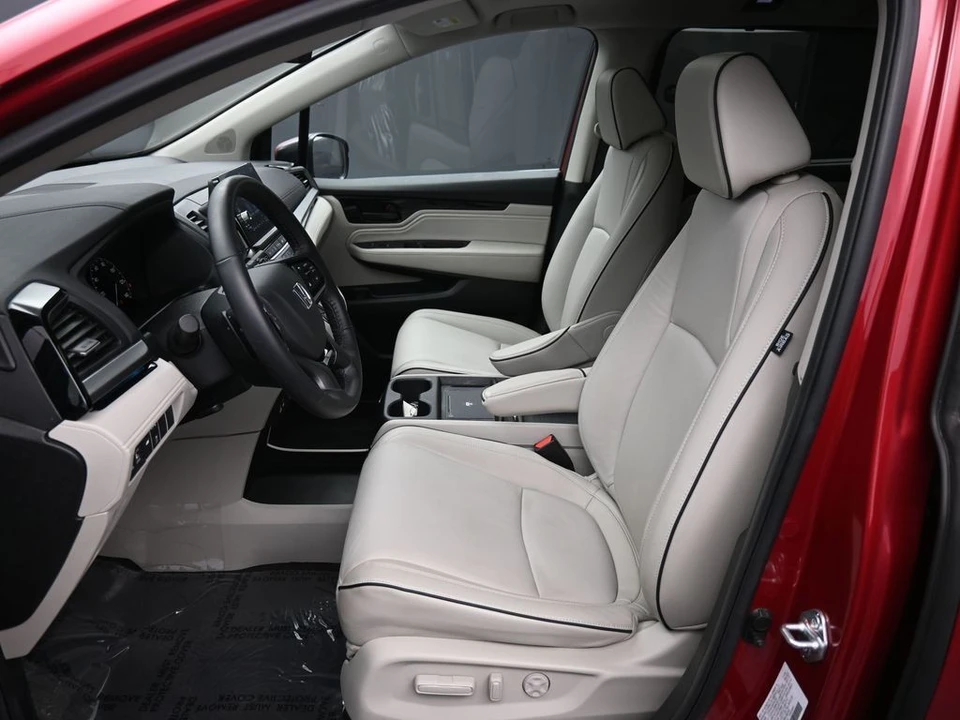 2025 Honda Odyssey - Image 19 of 31